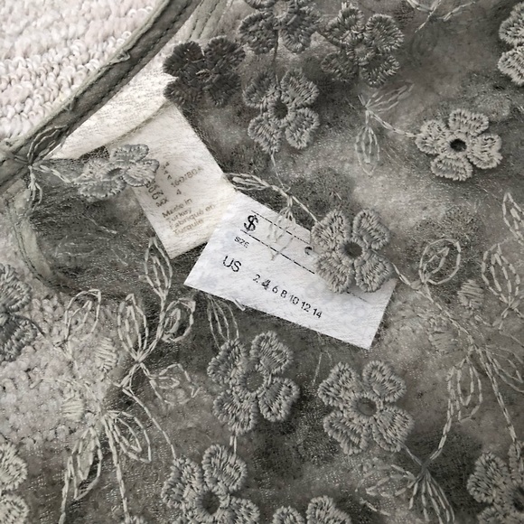 H&M Sage green sheer top with floral appliqués and flare sleeves size 4 NWT - Picture 2 of 5